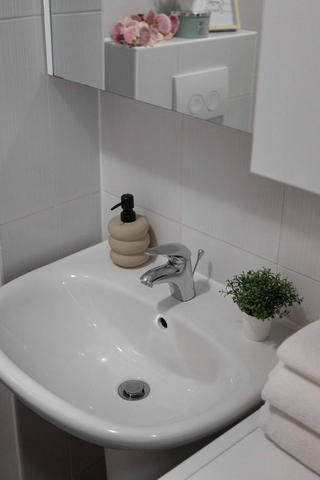 Sunny 1Bdr With Balcony & Parking Apartment Zagreb Luaran gambar